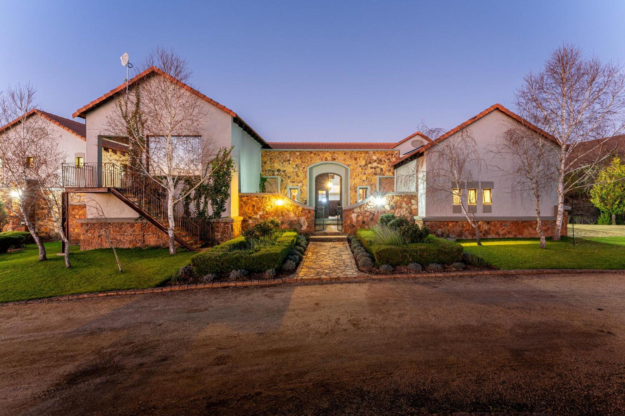 Mount High Luxury Country Estate Villa Lydenburg Exterior photo